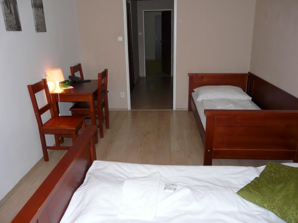 Hotel Ondráš Zlín Habitación foto